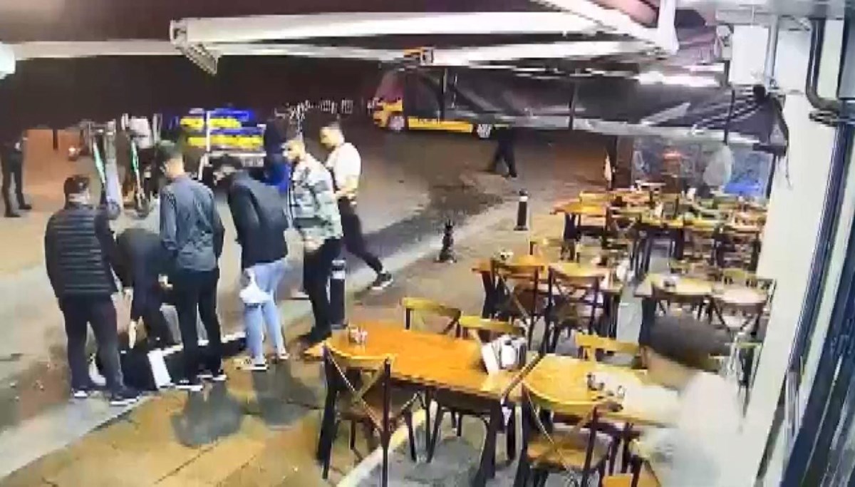 Başından vurularak öldürülen Kendal’ın annesi duruşma arasında şikayetini geri çekti: “Sanığı görünce kafam karıştı” Başından vurularak öldürülen Kendal’ın annesi duruşma arasında şikayetini geri çekti: “Sanığı görünce kafam karıştı”
