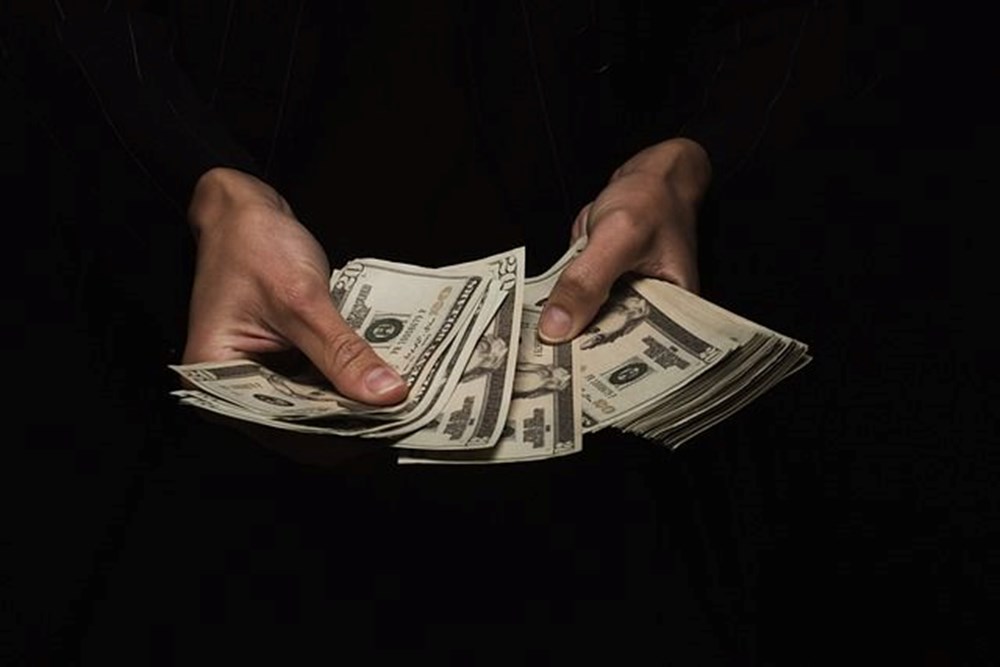 Io58MNAvXEW4SA2GDh7pug İstanbul'da 'Sahte Dolar' Krizi! Sahte Doları Ayırt Etmenin 8 Yolu!