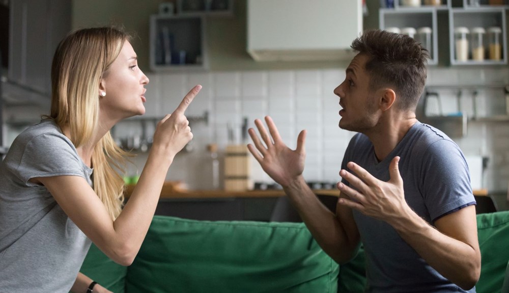 Partnerinize kızdığınızda onunla iletişim kurmanın 6 yolu