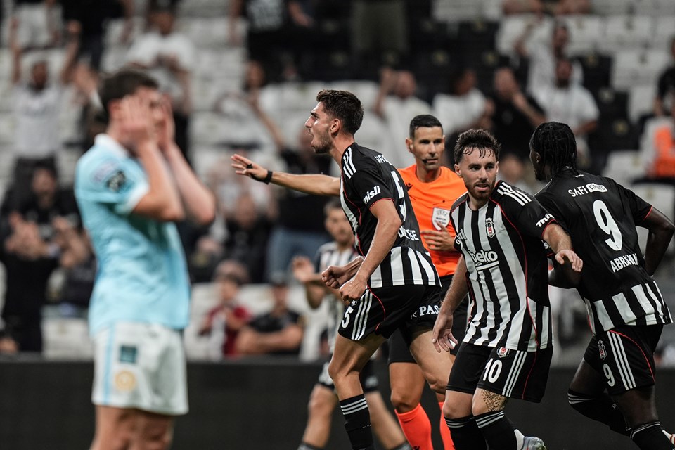 Beşiktaş, St. Patrick's karşısında 2-0'dan döndü: Play-off turuna yükseldi! - 1