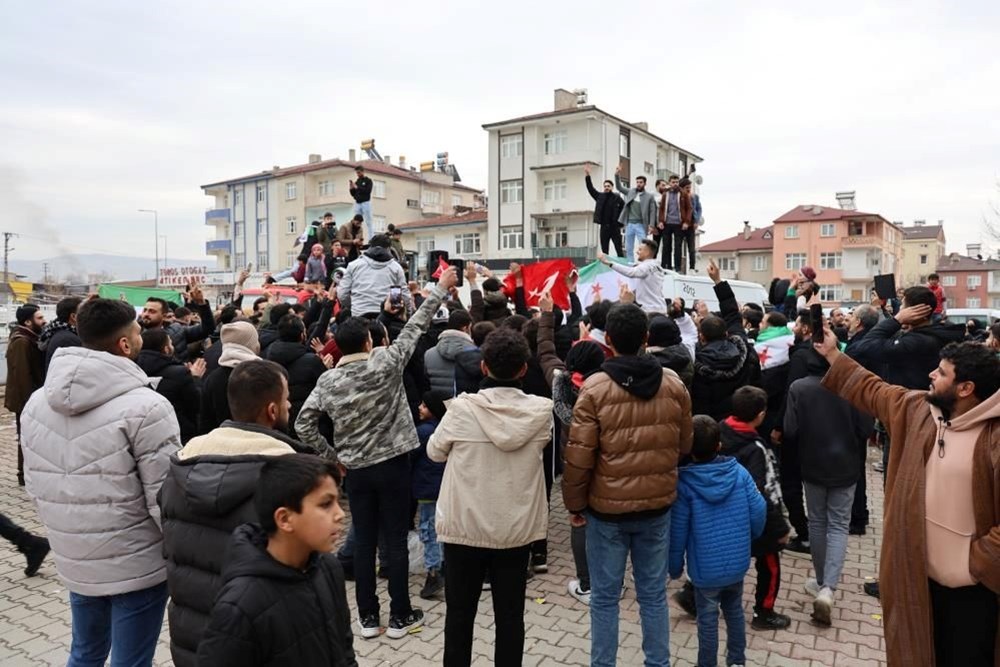 Türkiye'deki Suriyelilerden kutlama: "Artık özgürüz, herkes vatanına dönsün" - 13