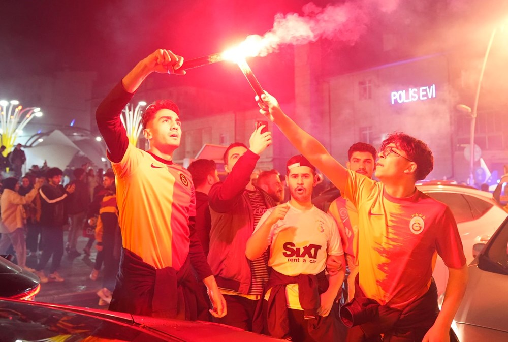 Galatasaray şampiyon oldu taraftar sokağa döküldü - 10