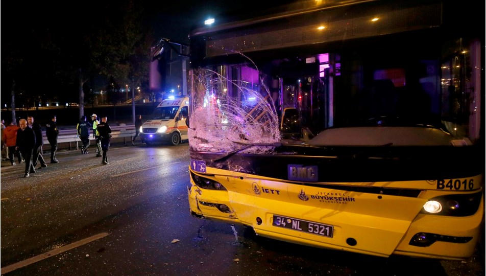 istanbul da iett otobusu kaza yapti 1