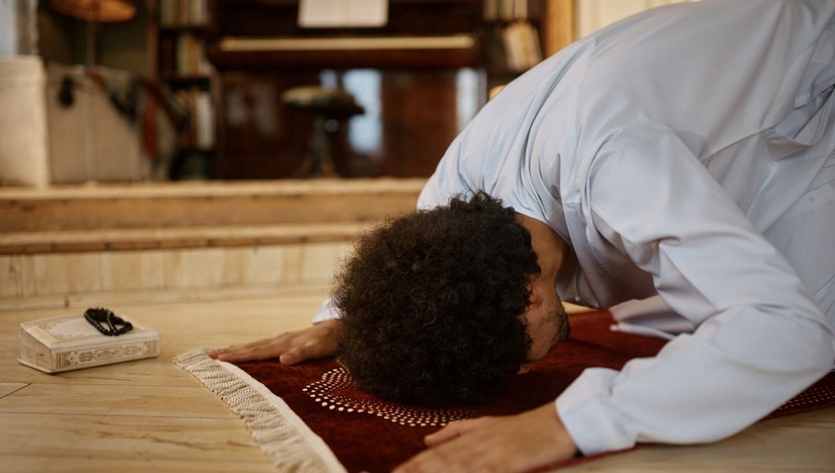 TEHECCÜD NAMAZI NASIL KILINIR? Teheccüd Namazı toplam kaç rekattır? Teheccüd Namazı farzı ve sünneti kaç rekat? TEHECCÜD NAMAZI NASIL KILINIR? Teheccüd Namazı toplam kaç rekattır? Teheccüd Namazı farzı ve sünneti kaç rekat?