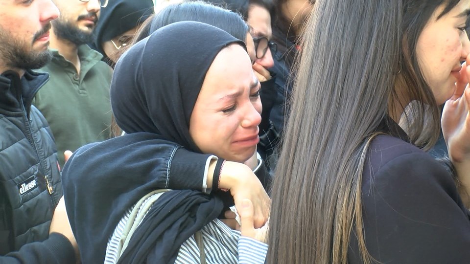 Aydın’daki KYK yurdunda yaşanan asansör faciasında yaşamını yitiren Zeren’e gözyaşlarıyla veda - 3