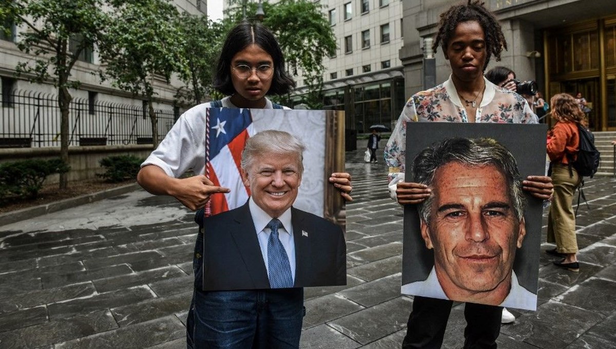 Trump'ın pedofili milyarder Jeffrey Epstein'a ait uçakla 7 kez seyahat ettiği ortaya çıktı