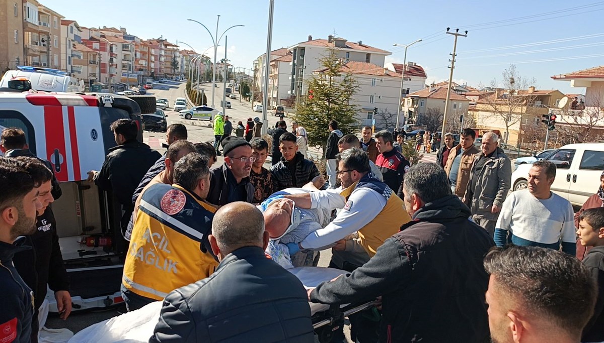 Karaman'da otomobille ambulans çarpıştı: 6 yaralı