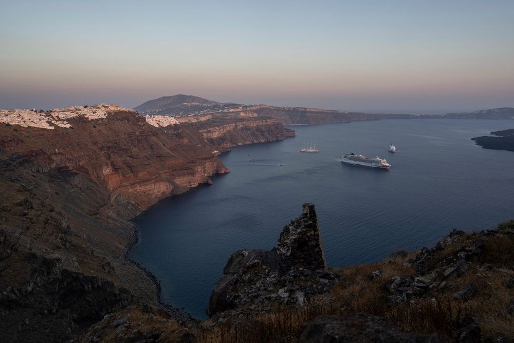 Santorini'de korkutan bekleyiş: "Adayı sarsan depremler haftalarca sürebilir" - 4