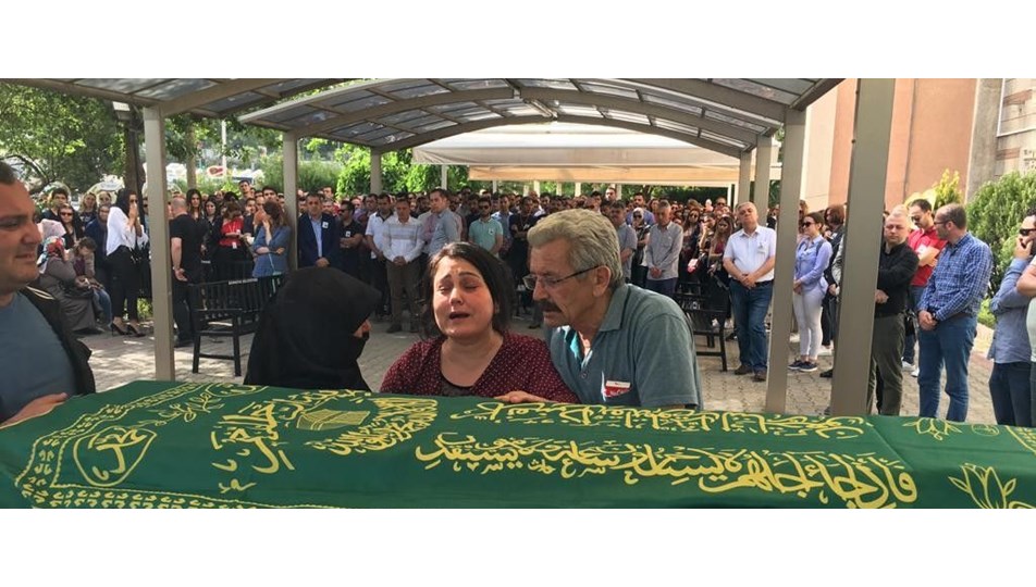 Siyanürlü limonata ile ölen anne ve baba için cenaze töreni düzenlendi