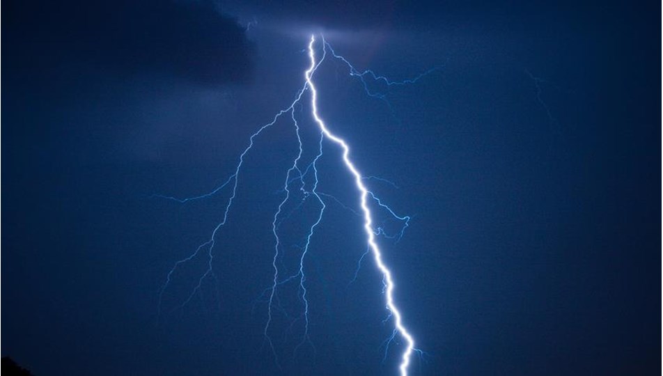 Aynı gün ve aynı ülke: 13 kişi yıldırım çarpmasından öldü