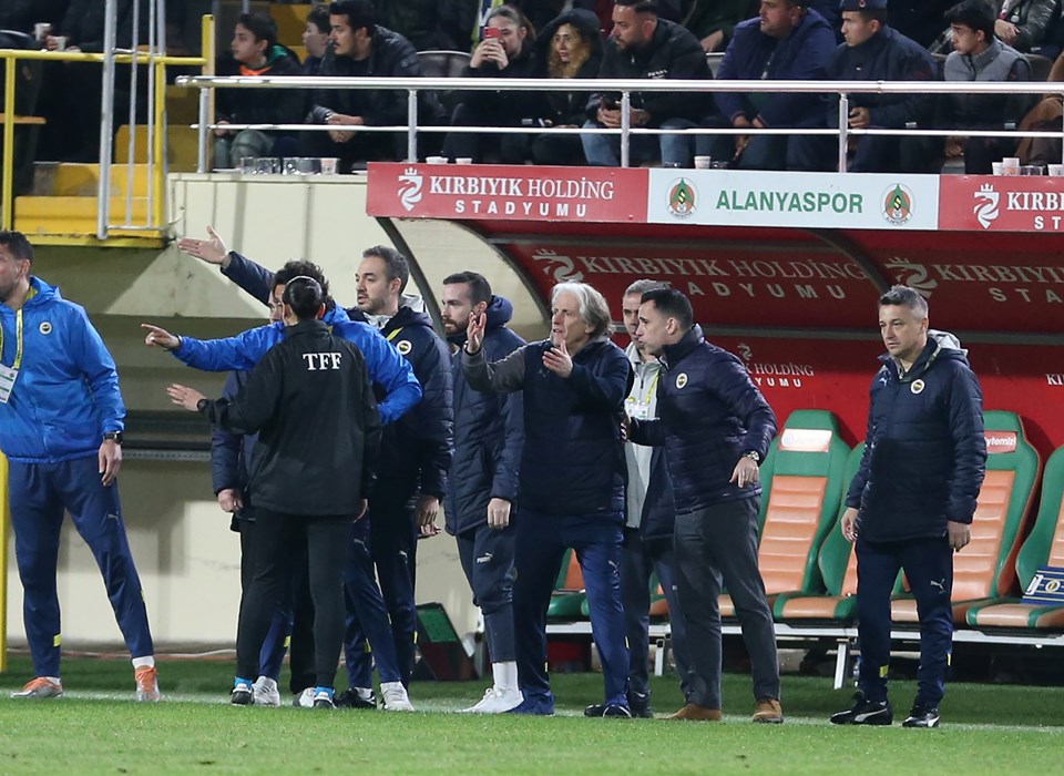 SON DAKİKA: Fenerbahçe'de Jorge Jesus kırmızı kart gördü - 1
