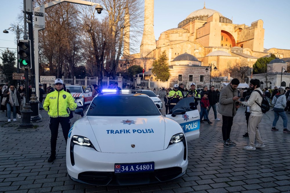 Ferrari devriyede: Vatandaşlar selfie çektiriyor (Bu lüks araçlar hangi çetelere ait?) - 13