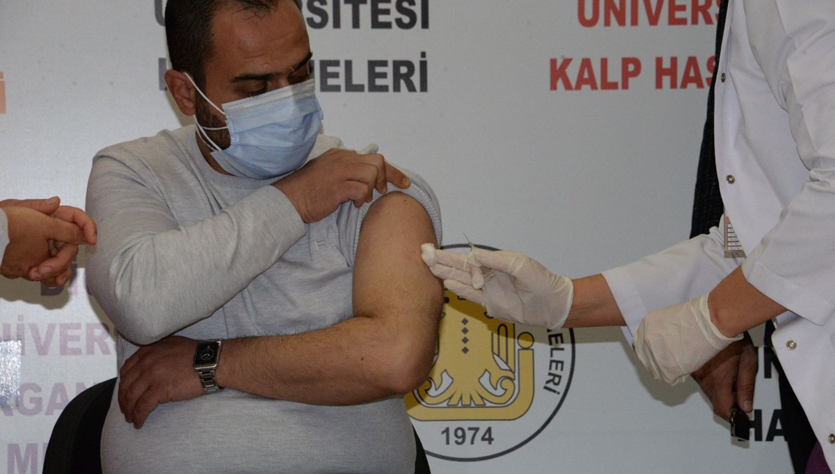Corona virüs aşısı yaptıran kişiden virüs bulaşır mı?