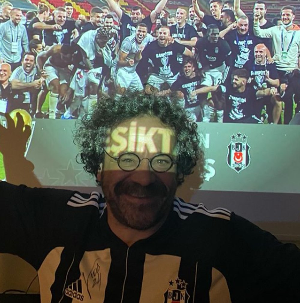Ünlülerden Beşiktaş'ın şampiyonluk paylaşımları - 17