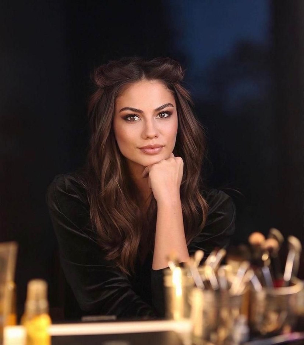 Demet Özdemir kimdir, kaç yaşında? (Demet Özdemir hakkında merak edilenler) Son Dakika Türkiye Demet Özdemir kimdir, kaç yaşında? (Demet Özdemir hakkında merak edilenler) Son Dakika Türkiye