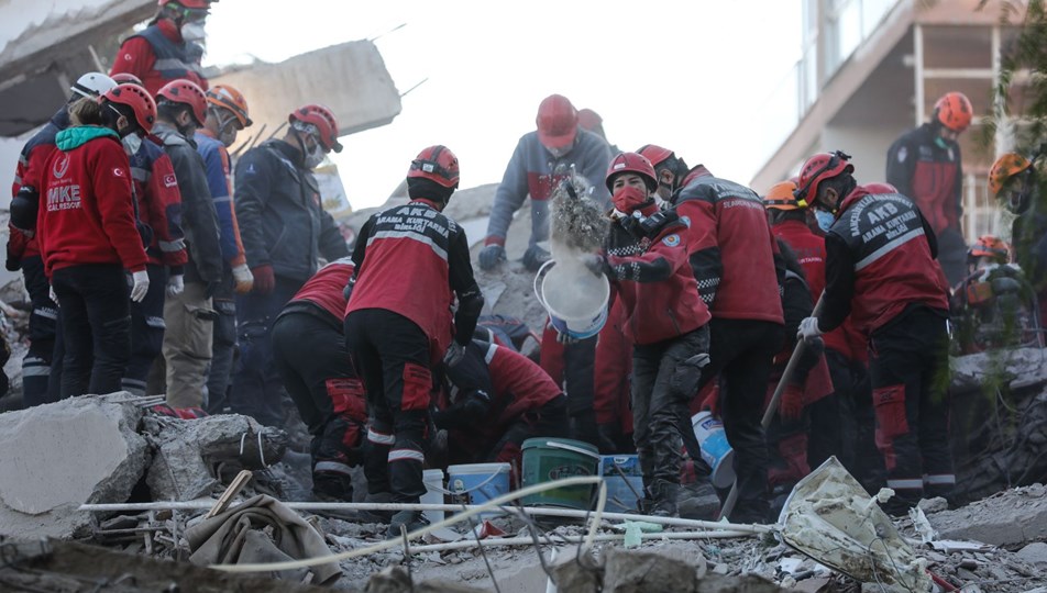 İzmir Seferihisar açıklarında 6,6 büyüklüğünde deprem: 64 can kaybı, 949 yaralı