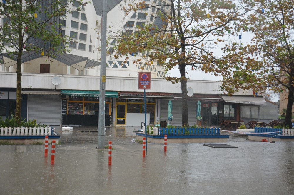 Fırtına ve kar yurdu esir aldı | 9 kişi yaşamını yitirdi, 261 yerleşim yerine ulaşım sağlanamıyor - 15