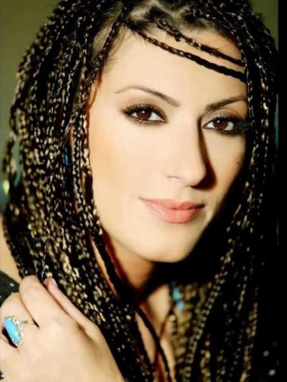Şarkıcı Gülay yeni çalışması “Gel Gör Beni”yi NTVRadyo'ya anlattı - 1