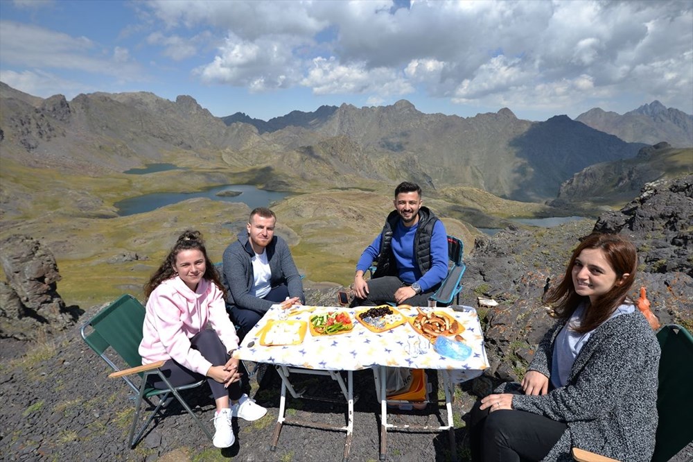 G�ky�z�ne kom�u' zirveleriyle Ka�karlar'daki sakl� cennet: Yedig�ller