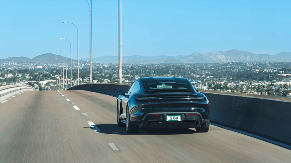 Yeni Porsche Taycan'ın menzil verisi açıklandı: Tanıtıma kısa süre kaldı - 1