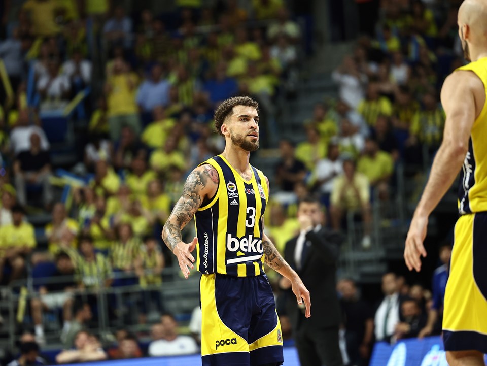 Fenerbahçe Beko, Anadolu Efes'i devirip şampiyon oldu - 1