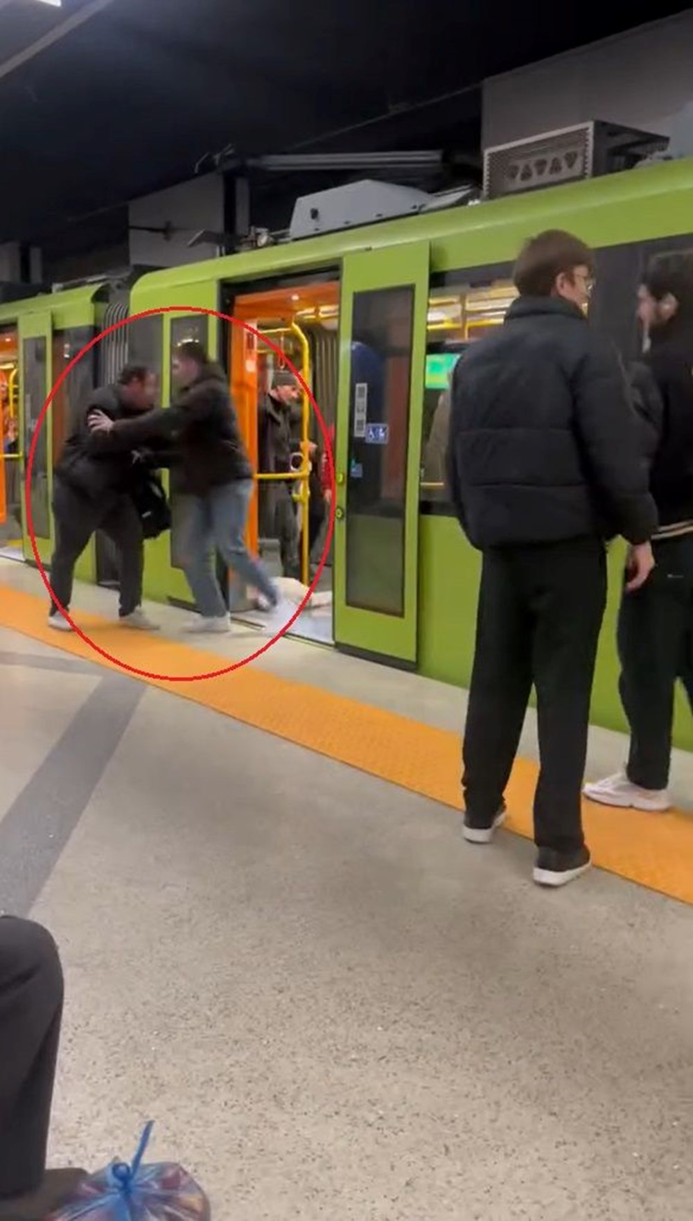 Metro Arbedesi: Olaylı Tahliye 75 J nO0E4zPUS7LrgIPas4MA