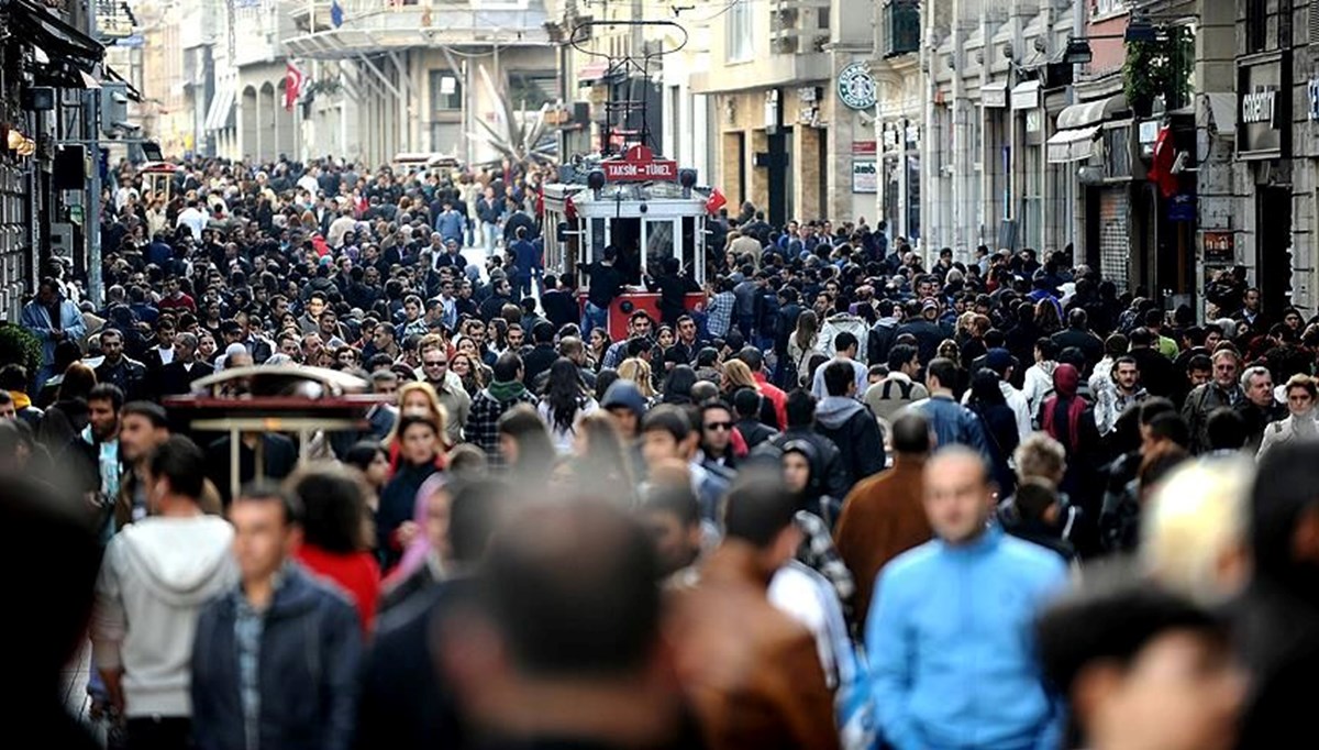 Türkiye'de genç nüfus azalıyor
