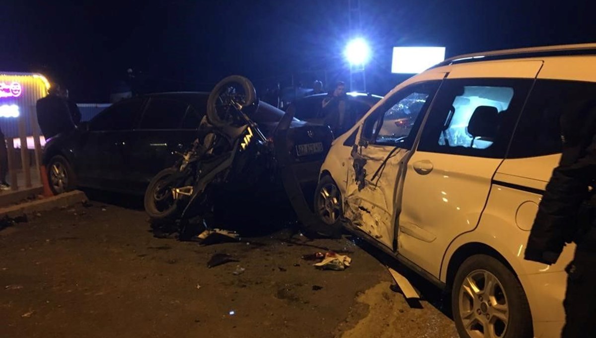 Adıyaman'da otomobil ile motosiklet çarpıştı: 1’i ağır 2 yaralı Adıyaman'da otomobil ile motosiklet çarpıştı: 1’i ağır 2 yaralı