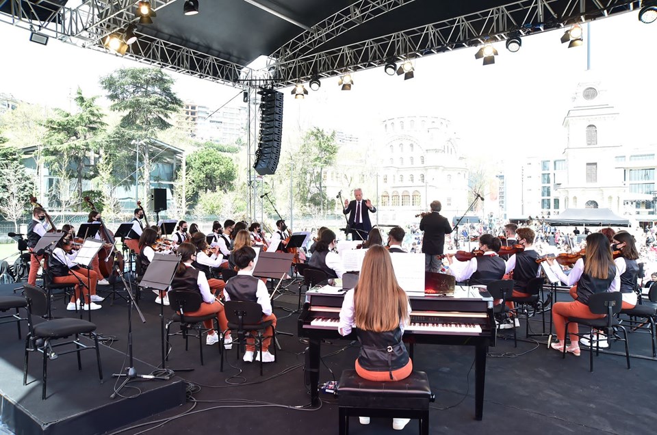 Doğuş Çocuk Senfoni Orkestrası 23 Nisan coşkusunu Galataport İstanbul’a taşıdı - 1