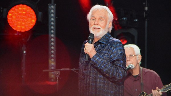Country müzik efsanesi Kenny Rogers hayatını kaybetti
