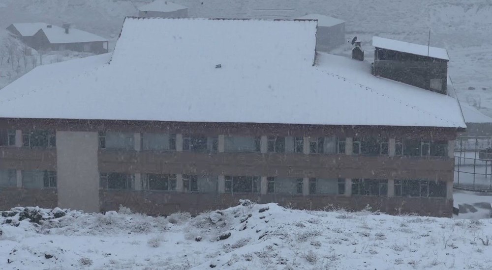 Nisan ayında lapa lapa yağdı: Ağır kar yağışı bir ili beyaza bürüdü 74 J2aWpmono0G gTrWCXRz0g