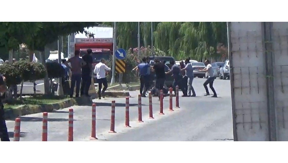 Şanlıurfa'da adliye çıkışı kavga: 5 yaralı, 7 gözaltı