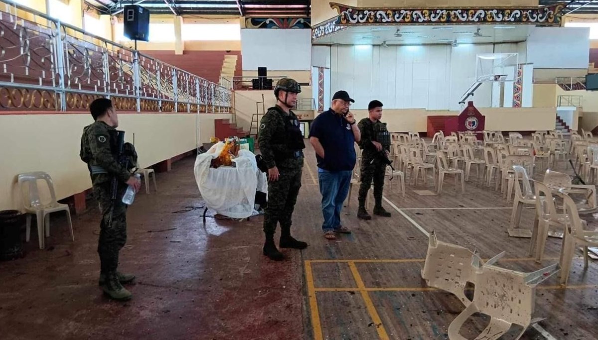 Filipinler'de üniversitenin spor salonundaki patlamada: 4 ölü, 50 yaralı Filipinler'de üniversitenin spor salonundaki patlamada: 4 ölü, 50 yaralı