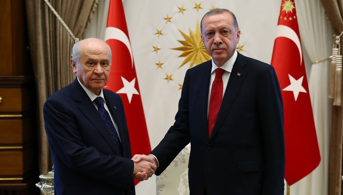 Bahçeli'den Cumhurbaşkanı Erdoğan'a tebrik