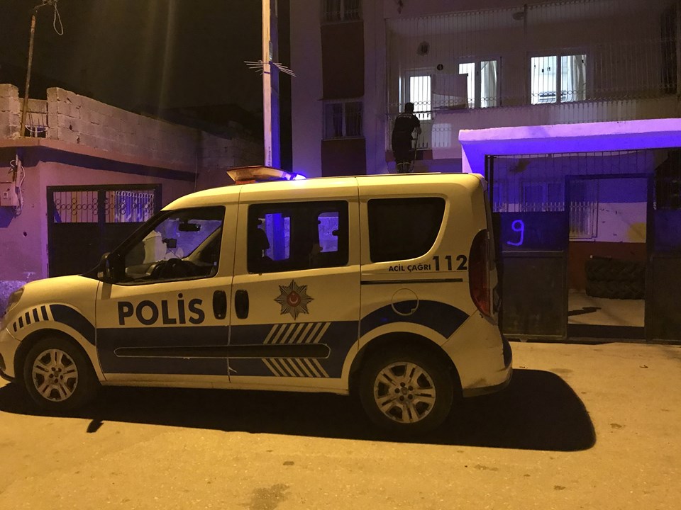 Adana'da evinde öldüğü sanılan genç uyurken bulundu - 1