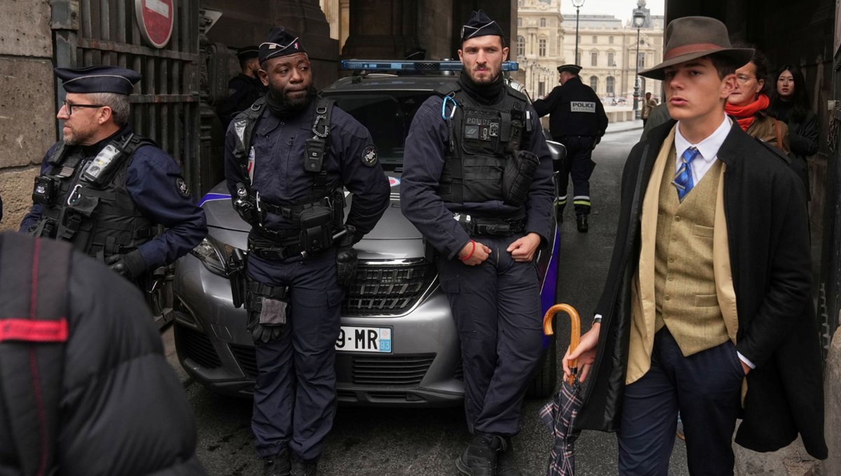 Louvre soygununda dedektif konuşuluyor