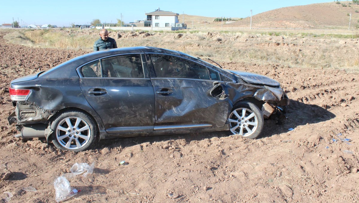 Aksaray'da otomobil şarampole devrildi: 5 yaralı Aksaray'da otomobil şarampole devrildi: 5 yaralı