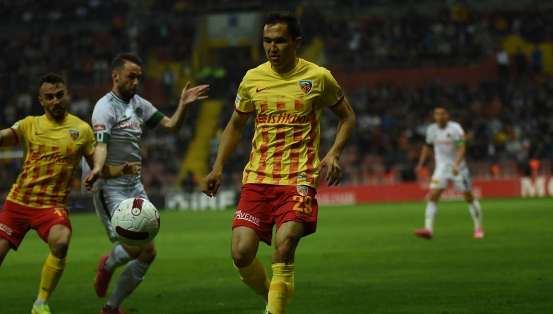 Kayserispor, Shukurov ile yollarını ayırdı