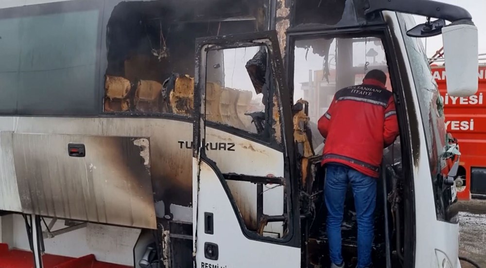 25 öğrencinin bulunduğu servis midibüsünde yangın - 8