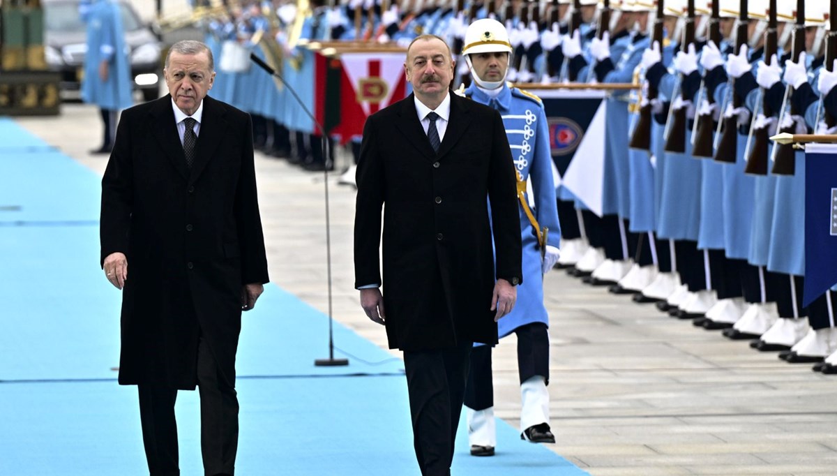 Azerbaycan Cumhurbaşkanı Aliyev’den seçim sonrası ilk ziyaret Ankara’ya: Cumhurbaşkanı Erdoğan tarafından törenle karşılandı