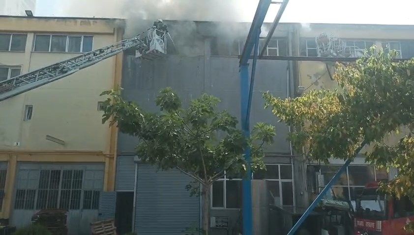Bebek bezi fabrikası yandı