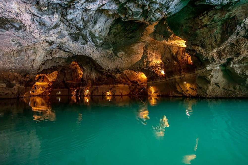 Türkiye'nin en büyük yeraltı gölü: Altınbeşik Mağarası - 1