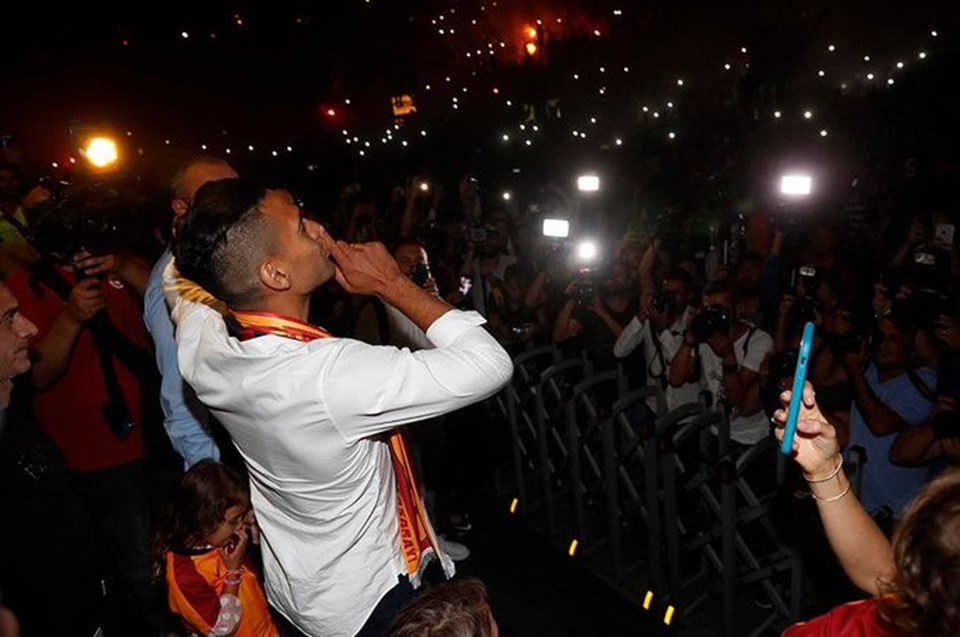 SON DAKİKA: Radamel Falcao İstanbul'da (Havalimanından ilk görüntüler) - 1