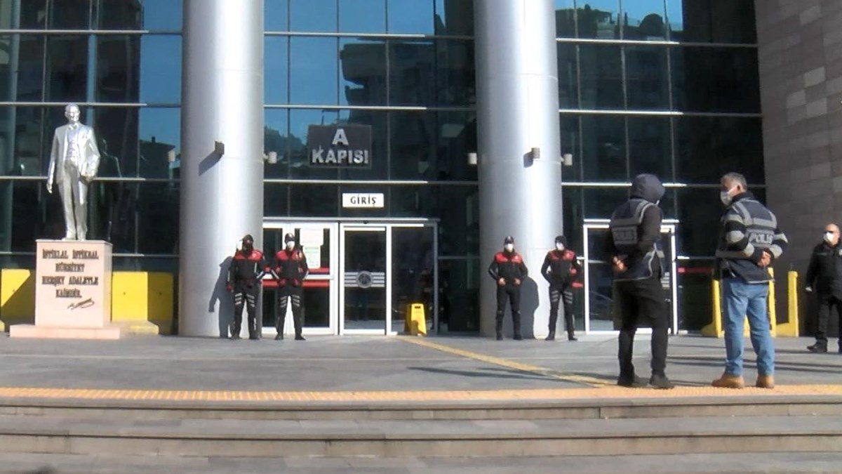 zimmetine 5 milyon lira geciren icra mudur yardimcisi adliyeden firar etti son dakika turkiye haberleri ntv haber