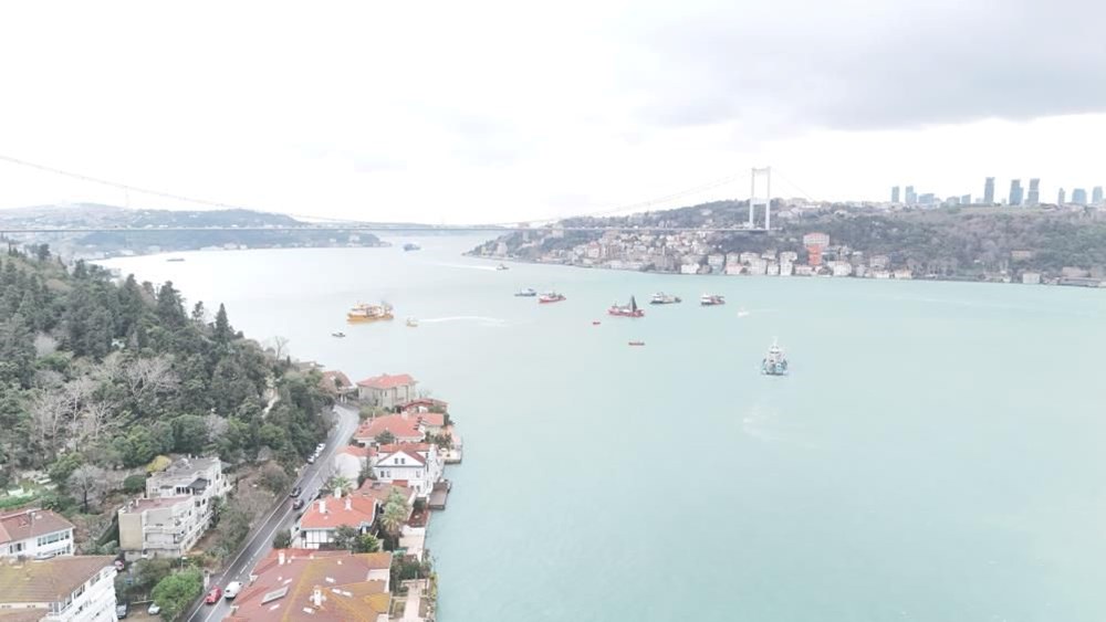 İstanbul
Boğazı’nda balıkçı teknelerinin zor anları - 2