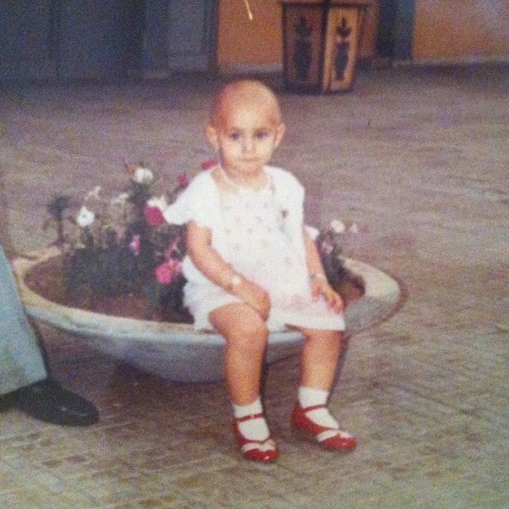 Su Burcu Yazgı Coşkun'dan nostaljik kare (Ünlülerin çocukluk ve gençlik halleri) - 560