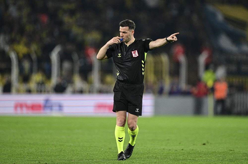 Fenerbahçe - Samsunspor maçının en çok konuşulan pozisyonu için fikir ayrılığı: Penaltı mı değil mi? - 7