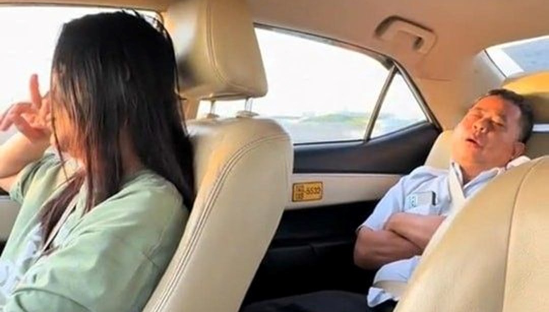 Tayland'da ilginç olay Taksici uyuyakaldı müşteri direksiyona geçti