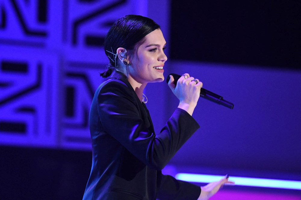 Kanserle mücadele eden şarkıcı Jessie J ameliyat oldu - 6
