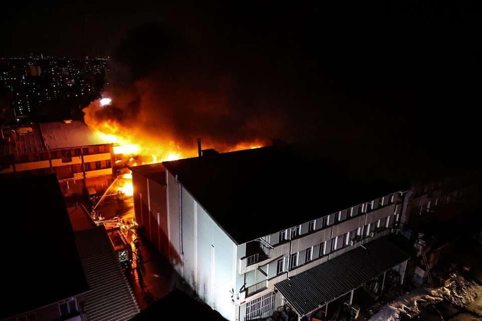 İkitelli Çevre Sanayi Sitesi'nde büyük yangın: 8 saatte söndürüldü - 6